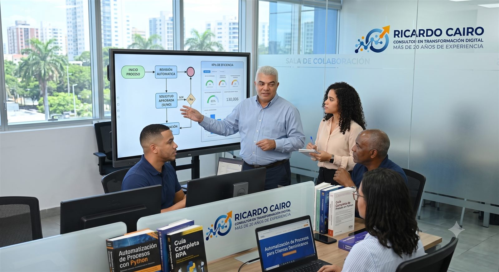 Equipo de Ricardo Cairo trabajando en oficina